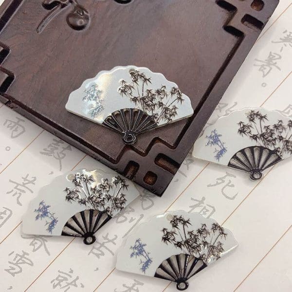 Classic Fanshaped Resin Charms