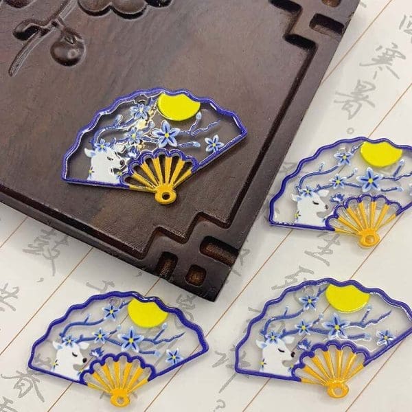 Classic Fanshaped Resin Charms