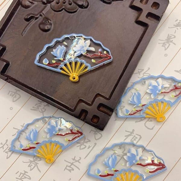 Classic Fanshaped Resin Charms